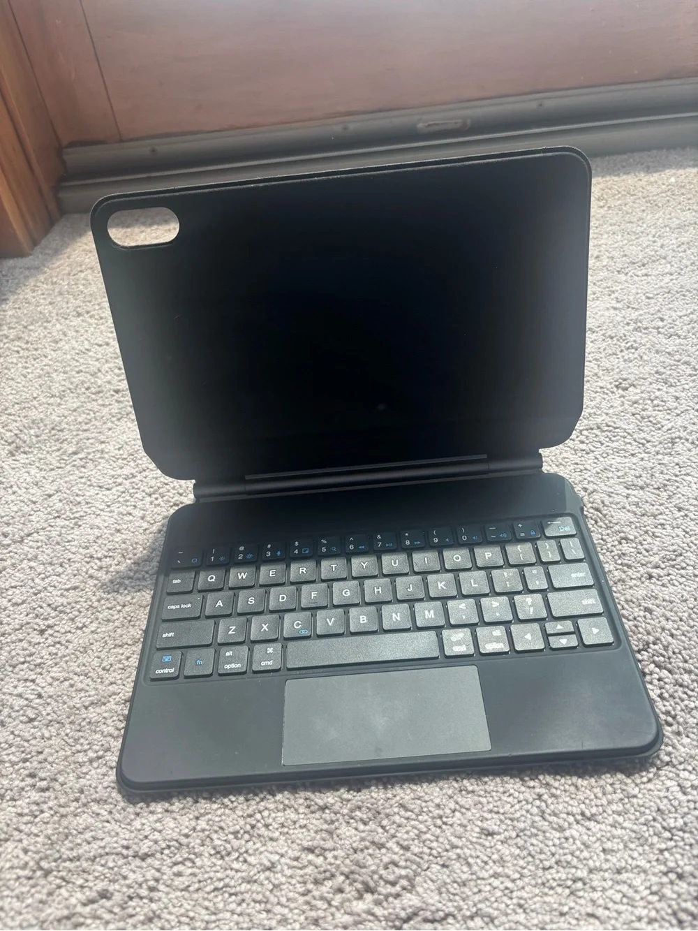 Apple 10th generation iPad case w/ keyboard and trackpad. Color Black.
